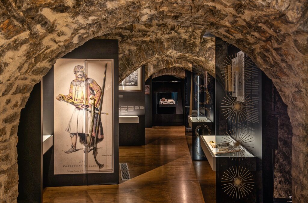 ΓΙΑΝΝΕΝΑ: Τα 200 χρόνια της ιστορίας του νέου Ελληνικού κράτους,  στο Μουσείο Αργυροτεχνίας