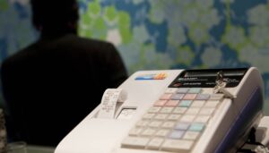 Τα εργαλεία που θα ξεκλειδώσουν μόνιμες φοροελαφρύνσεις από το 2026