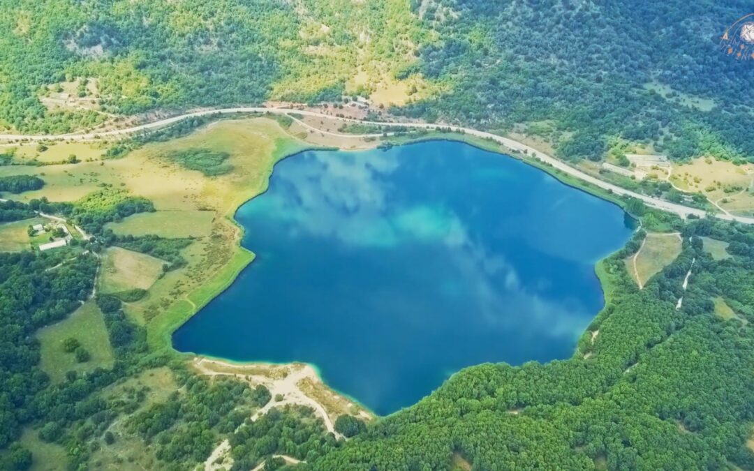 H  λίμνη Ζαραβίνα στο Πωγώνι