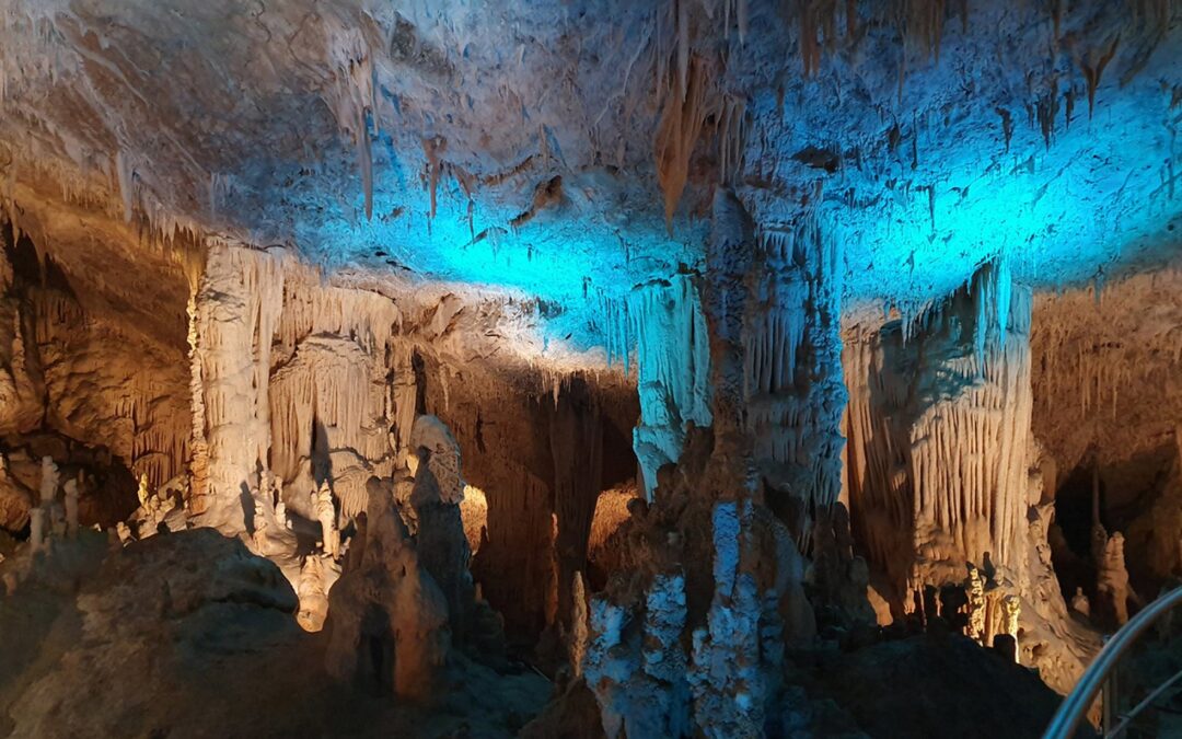 Σπήλαιο Περάματος: Μία όαση δροσιάς και ομορφιάς στα Ιωάννινα