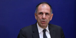 Υψηλοί τόνοι στη Βουλή για τα Τέμπη – Γ. Γεραπετρίτης: Δεν υπάρχει καμία συγκάλυψη (βίντεο)