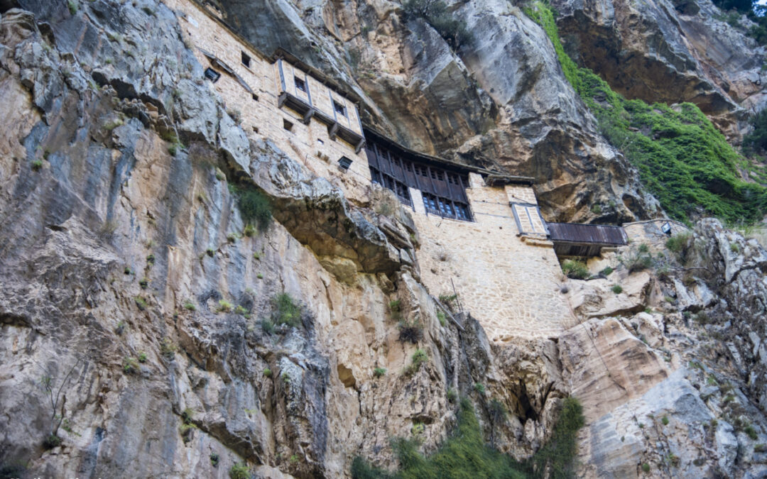 Το εντυπωσιακό μοναστήρι της Κηπίνας (βίντεο)