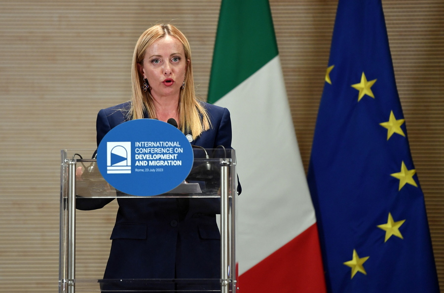 Η πρωθυπουργός της Ιταλίας Μελόνι κατέθεσε μήνυση για συκοφαντική δυσφήμιση κατά του τραγουδιστή του συγκροτήματος Placebo
