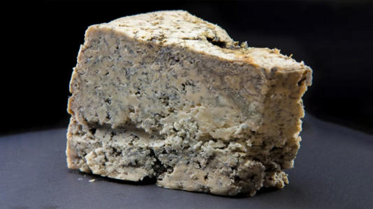 Cabrales: Το ισπανικό τυρί που πωλήθηκε 30.000 ευρώ το κιλό!