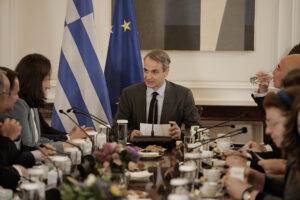 Ανασχηματισμός: “Είσοδοι” και “έξοδοι” από τη νέα κυβέρνηση