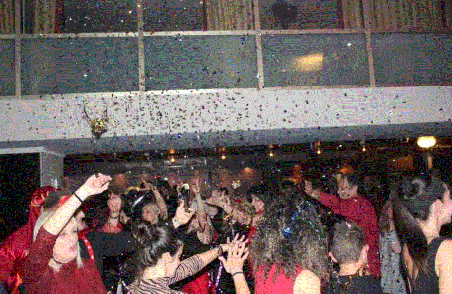 Έντονα Αποκριάτικο Σαββατόβραδο από το Καρναβαλικό Κομιτάτο Πρέβεζας με τον “Κόκκινο Χορό”