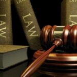 Δικηγορικοί Σύλλογοι κατά τραπεζών και funds: «Λειτουργούν ως κράτος εν κράτει»