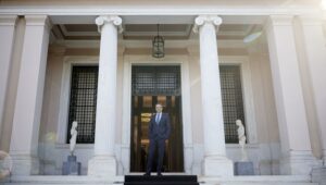 Ανασχηματισμός: Αντίστροφη μέτρηση για τις ανακοινώσεις