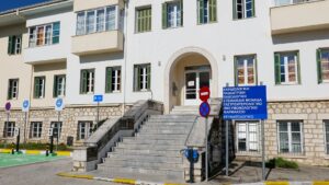 Σύσταση για rapid test και χρήση μάσκας στους επισκέπτες του «Χατζηκώστα»