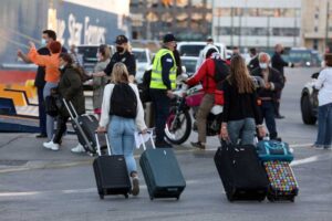 Νέες ρυθμίσεις στις εκπαιδευτικές εκδρομές: Αντιδράσεις από εκπαιδευτικούς και γονείς