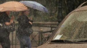 Σκόνη σε όλη τη χώρα: Υποβαθμισμένος αέρας και λασποβροχές – Υποχωρεί από το Σάββατο βράδυ