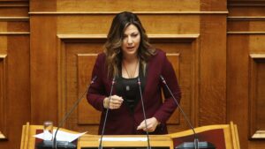 Τι είπε η υπ. Παιδείας στη Βουλή για Σχολικούς Νοσηλευτές, Πρότυπα-Πειραματικά και για τα επόμενα νομοσχέδια