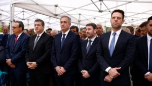 Δίπλα – δίπλα Κασσελάκης και Ανδρουλάκης στις εκδηλώσεις για την Γενοκτονία των Ποντίων