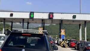 Ακινησία οχημάτων: «Μπλόκο» στα διόδια σε όσους δεν πληρώνουν τέλη κυκλοφορίας – Ποιοι κινδυνεύουν με «τσουχτερό» πρόστιμο