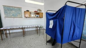 Λιβάνιος για αυτοδιοικητικές εκλογές 2028: Παραβάν με τάμπλετ αντί για ψηφοδέλτια – Το σχέδιο του ΥΠΕΣ (video)