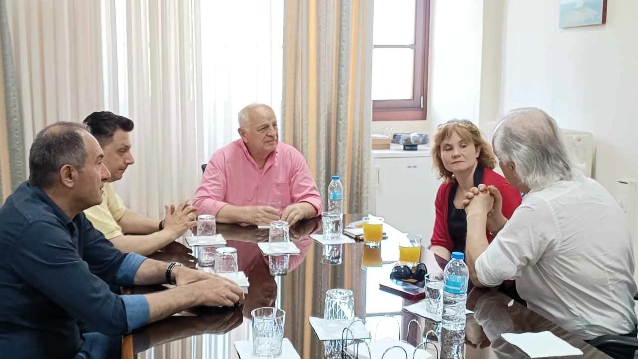 Για διασυνοριακά προγράμματα, συνεργασία και ενέργειες για την προστασία του Αώου συζήτησαν Παπασπύρου - Λάτση