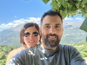 Το ζευγάρι που μετακόμισε μόνιμα στην Ήπειρο – «Σκοπός μας είναι να κάνουμε το Δεμάτι Ζαγορίου να ξαναπάρει ζωή»