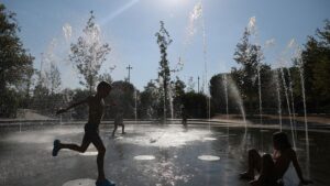 Κύμα καύσωνα «σαρώνει» την Ευρώπη – Έως 40 βαθμούς σε Γαλλία και Ισπανία