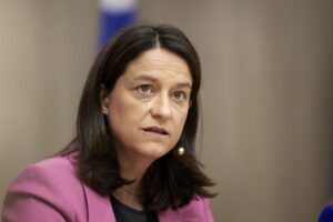 Σε ποιους κλάδους «χτυπά» τις αδήλωτες υπερωρίες η Ψηφιακή Κάρτα Εργασίας (βίντεο)