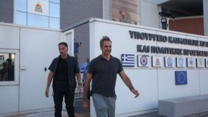 Ο Κυρ. Μητσοτάκης στο Κέντρο Ελέγχου της Πολιτικής Προστασίας