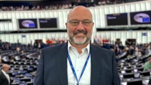 Στην Κομισιόν φέρνει το θέμα των καθυστερήσεων ανταποδοτικών τελών από υδροηλεκτρικά ο Σ. Αρναούτογλου