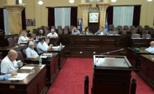 Μετά την αποδοκιμασία, επιβράβευση… Για υποκρισία μιλά η παράταξη της “Νέας Εποχής”
