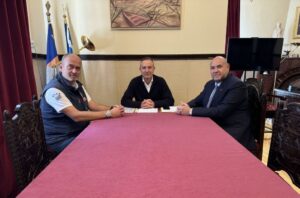 Συνάντηση του Δημάρχου Ιωαννίνων με τον πρόεδρο του ΕΚΑΒ