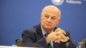 Ανοιχτή η πόρτα του διαλόγου, λέει ο Υπουργός Αγρ. Ανάπτυξης στους παραγωγούς που ζεσταίνουν τρακτέρ…