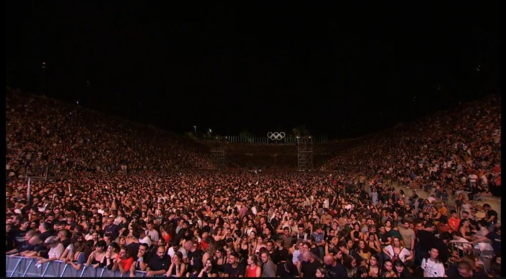 Τέμπη: «Πλημμύρισε» το Καλλιμάρμαρο για τη συναυλία-αφιέρωμα στα θύματα της τραγωδίας