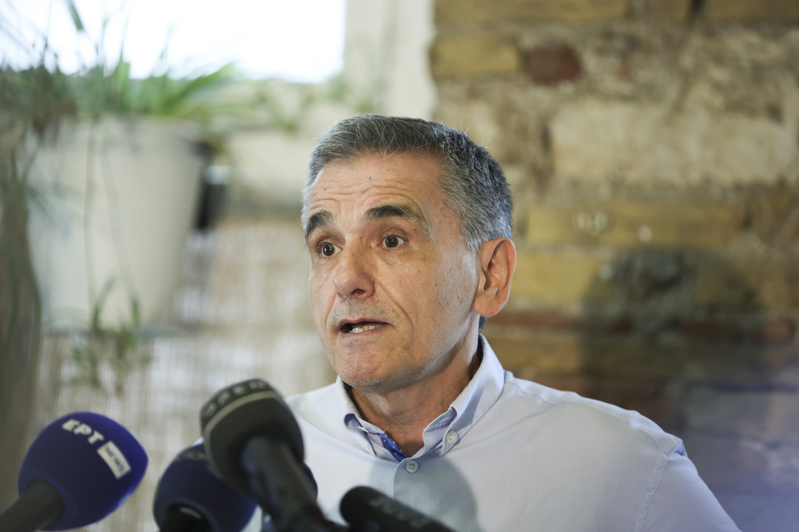 Νέα Αριστερά Ιωαννίνων: Προσυνεδριακή συνέλευση με τον Ευκλείδη Τσακαλώτο