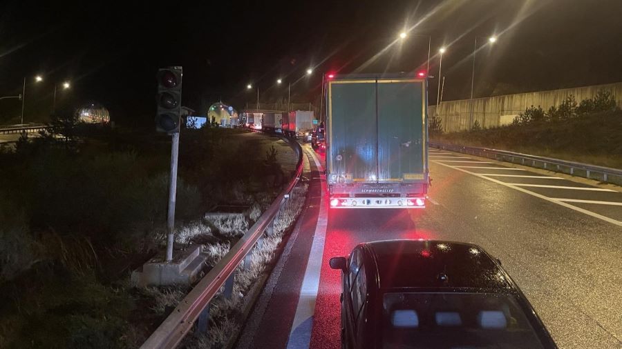 Εγνατία Οδός: Σύγκρουση τριών οχημάτων μέσα στη σήραγγα Βοτονοσίου