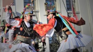 Η Αδελφότητα Ποντίων και Μικρασιατών Ηπείρου αναβιώνει το έθιμο των Μωμόγερων