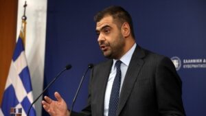Μαρινάκης για παραιτήσεις στην κυβέρνηση: Πολιτικά προβληματικοί οι διάλογοι – Μήνυμα Μητσοτάκη (βίντεο)