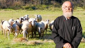 Πάντα δίπλα στον άνθρωπο και τα ζώα του: Η συγκινητική ιστορία του παπαΓιάννη (βίντεο)