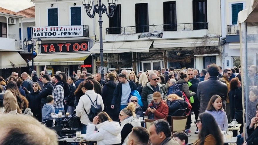 Λευκάδα – Αθρόα συμμετοχή στη συγκέντρωση για τα Τέμπη