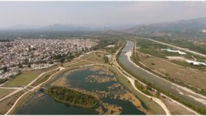 Συναγερμός στον Άραχθο για δύο παιδιά που εγκλωβίστηκαν στο ποτάμι