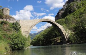 Το ΚΑΠΗ Κόνιτσας κόβει την Πρωτοχρονιάτικη πίτα