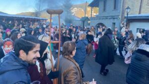Στο εορταστικό καρναβάλι της Μηλιάς Μετσόβου η Βουλευτής Μ. Κεφάλα – Πλήθος κόσμου αγκάλιασε το έθιμο