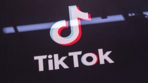 Ο Έλον Μασκ συζητά την εξαγορά του TikTok