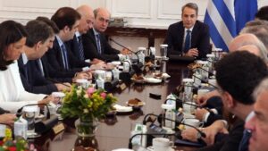 Ανασχηματισμός: Όλες οι αλλαγές στο κυβερνητικό σχήμα που ανακοινώθηκαν την Παρασκευή