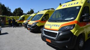 ΕΚΑΒ: Στη Βουλή από το ΠΑΣΟΚ οι ελλείψεις σε τεχνικές υπηρεσίες και ασθενοφόρα