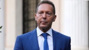 Στουρνάρας: Υπέρ της πρόωρης αποπληρωμής δανείων του πρώτου Μνημονίου η ΤτΕ