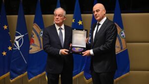 Επίσκεψη του Προέδρου της Δημοκρατίας στο Υπουργείο Εθνικής Άμυνας – Ενημερώθηκε για την «Ατζέντα 2030»