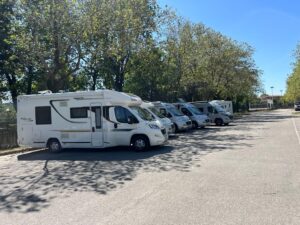 Camper Stop στην Άρτα: Το έργο έγινε και υπάρχει… λέει η “Αρτινών Συνεργασία”