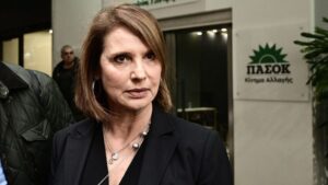 ΠΑΣΟΚ: Εισήγηση του Πειθαρχικού για ένα χρόνο διαγραφή στη Μπατζελή