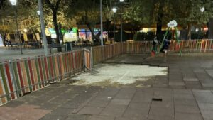 Παραμέληση και επικινδυνότητα στην παιδική χαρά στην πλατεία Κατσικάς