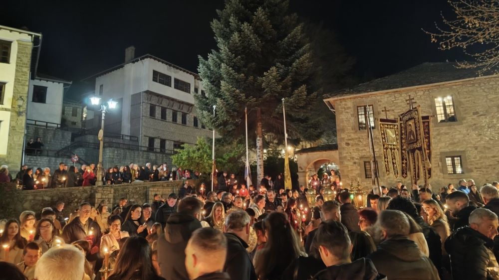 Κατανυκτική η Περιφορά του Επιταφίου στο Μέτσοβο (video-φωτογραφίες)