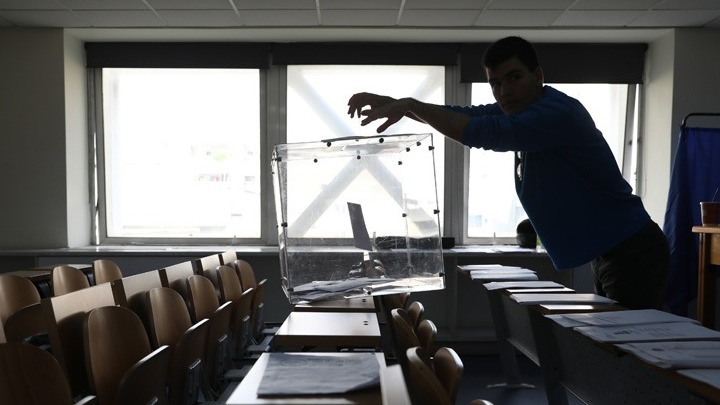 Σε δημόσια διαβούλευση το νομοσχέδιο για την επιστολική ψήφο και την εκλογική περιφέρεια Απόδημου Ελληνισμού