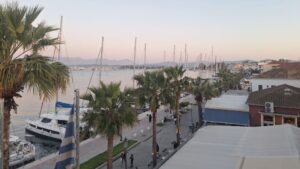 Μέτρα για τη διευκόλυνση της κυκλοφορίας των πεζών από το Δημοτικό Λιμενικό Ταμείο Πρέβεζας στην παραλιακή ζώνη