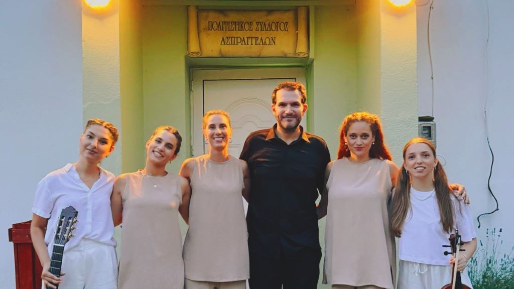 Η “Καστροπολιτεία των Ιωαννίνων” μάγεψε το Ζαγόρι — Μια βραδιά ιστορίας, θεάτρου και πολιτισμού στους Ασπραγγέλους